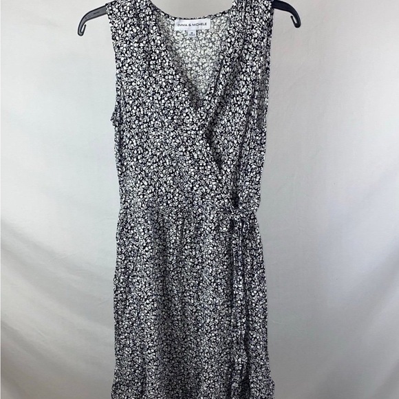 Dress - Picture 5 of 12